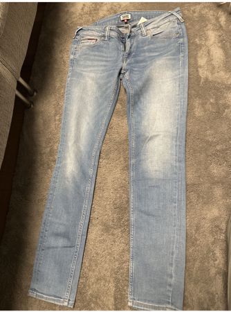 Tommy Jeans Damenjeans – Grösse W30/L32 – Sehr guter Zustand