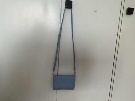 Kleine Umhängetasche hellblau