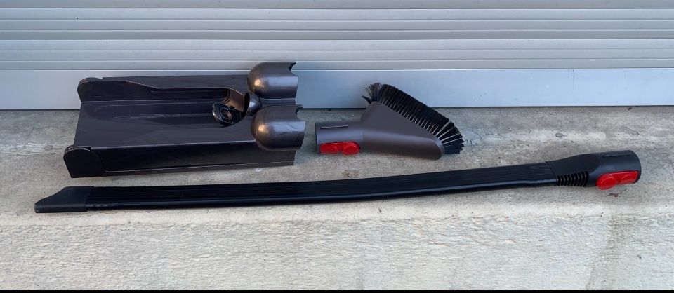 Dyson Sonstiges für Haushalt & Wohnen: Lot 3 pièces DYSON support mural, brosse et long embout – Neu (gemäss Beschreibung) aus Martigny von only__you 3