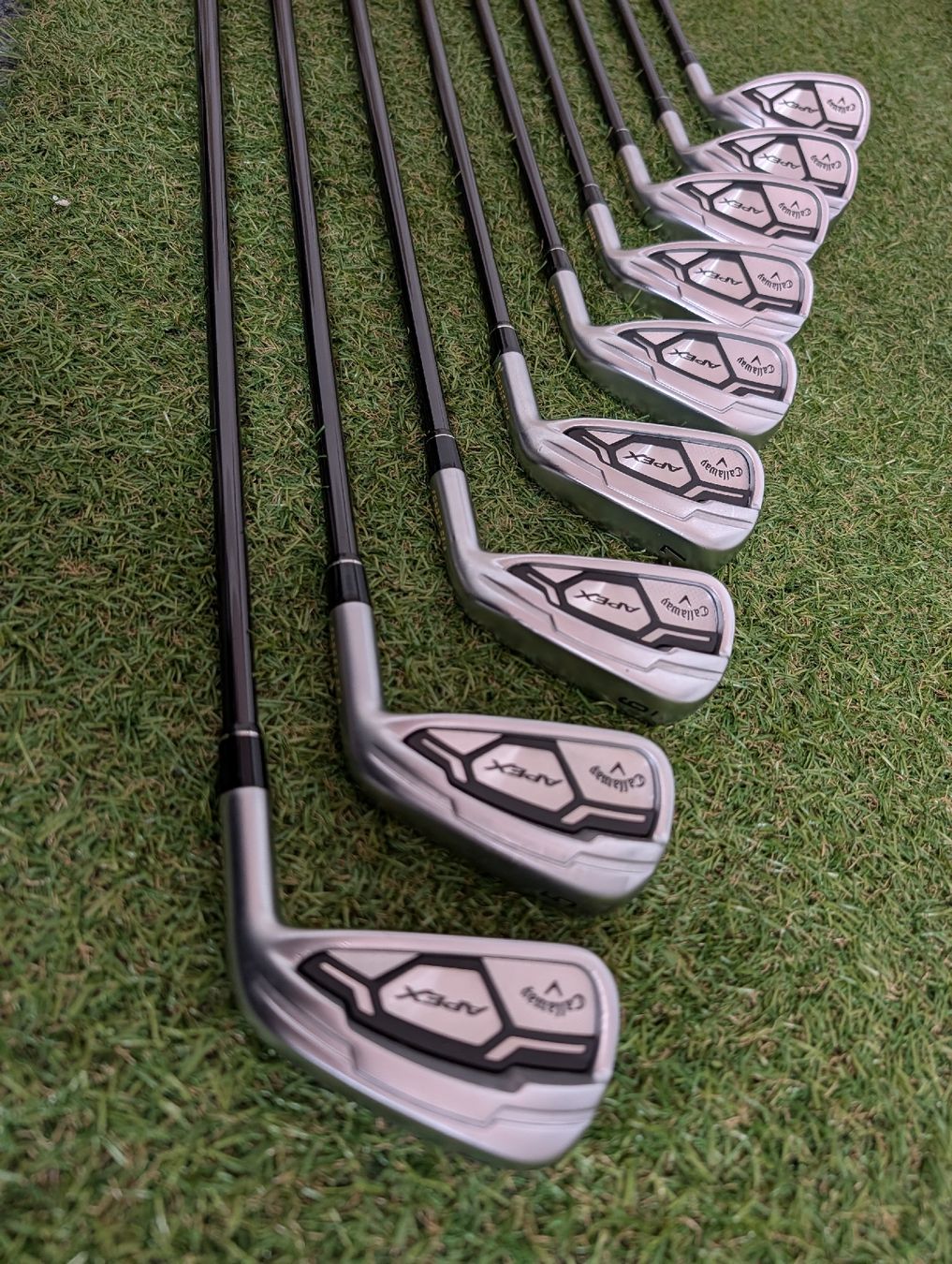 Callaway Mazze & Set: Callaway Apex Eisen 4-SW+AW Graphit Regular, top – Usato da Uerikon venduto da Chreggus_Golfshop 2