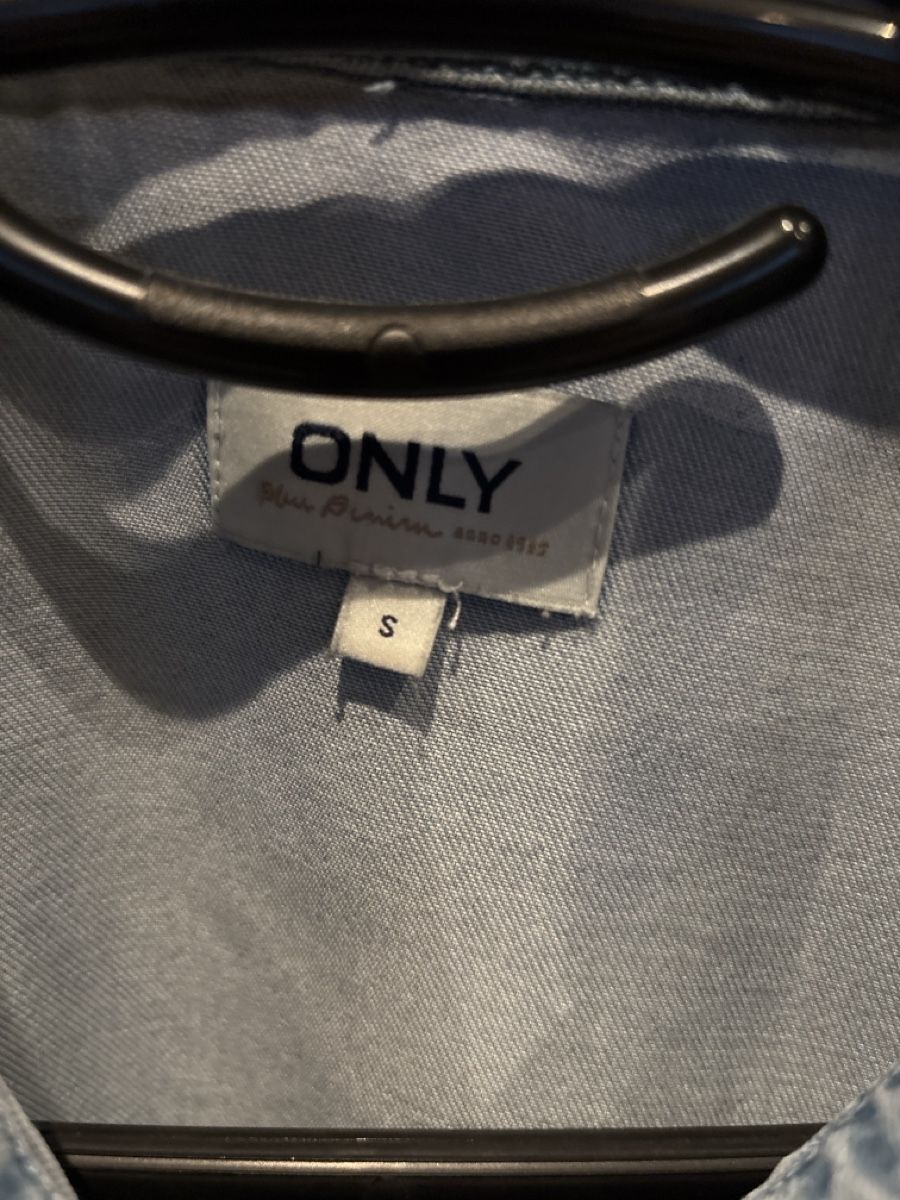 Only Camicette: ONLY Damen Jeanshemd Gr. S – Usato da Rorschacherberg venduto da Kpas 1