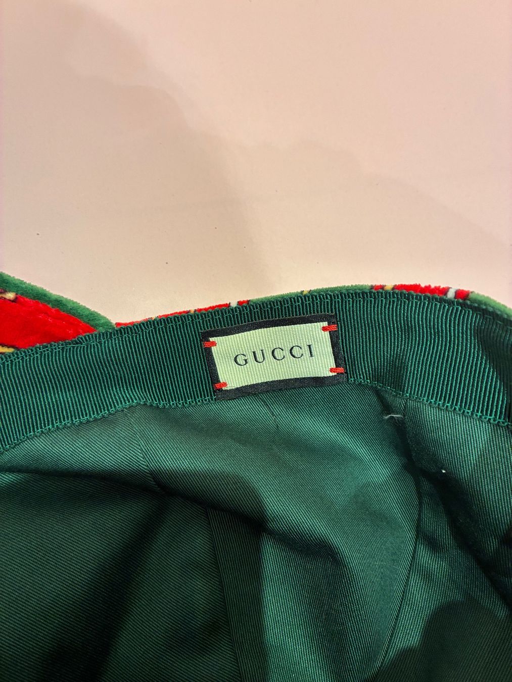 Gucci Copricapi, berretti & cappellini: Gucci HUT 59cm L / velluto – Usato da Paradiso venduto da Kayakara 4
