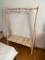 Kleiderständer / Kleiderstange aus Eucalyptusholz