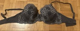 Joli soutien-gorge gris dentelle, t-95