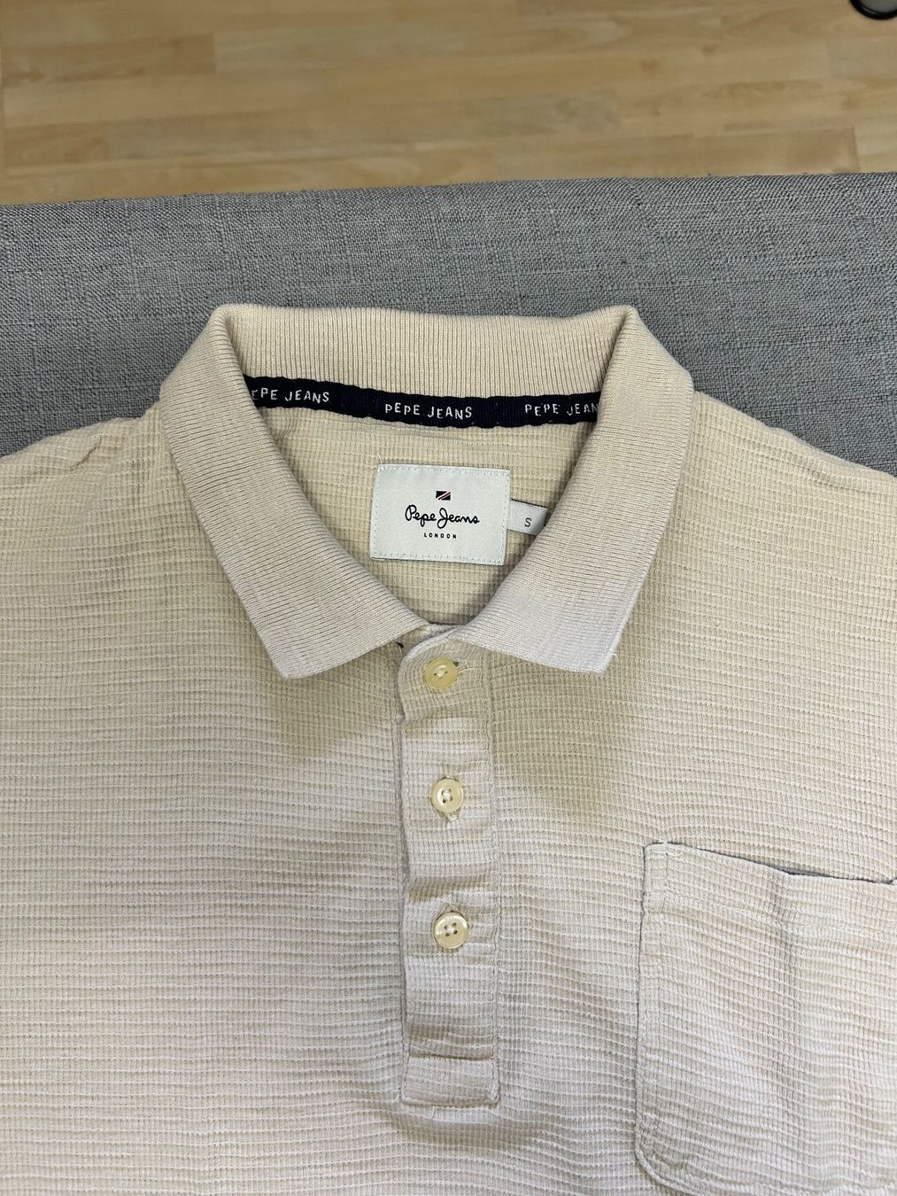 Pepe Jeans Magliette Polo: Edles Poloshirt von Pepe Jeans – Nuovo (secondo la descrizione) da Chur venduto da i__trade 1