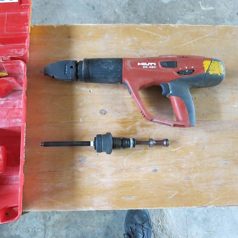 Hilti Tutti gli attrezzi: Bolzensetzgerät Hilti DX 460 – Usato da Schwarzenburg venduto da MX-500 1