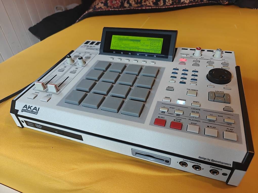 Instruments de musique: AKAI MPC 2500 Sampler Workstation, revidiert – D'occasion à Winterthur par Nevermindthebollocks