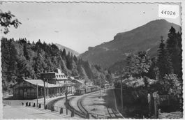 Brünig Passhöhe - Bahnhof mit Zug