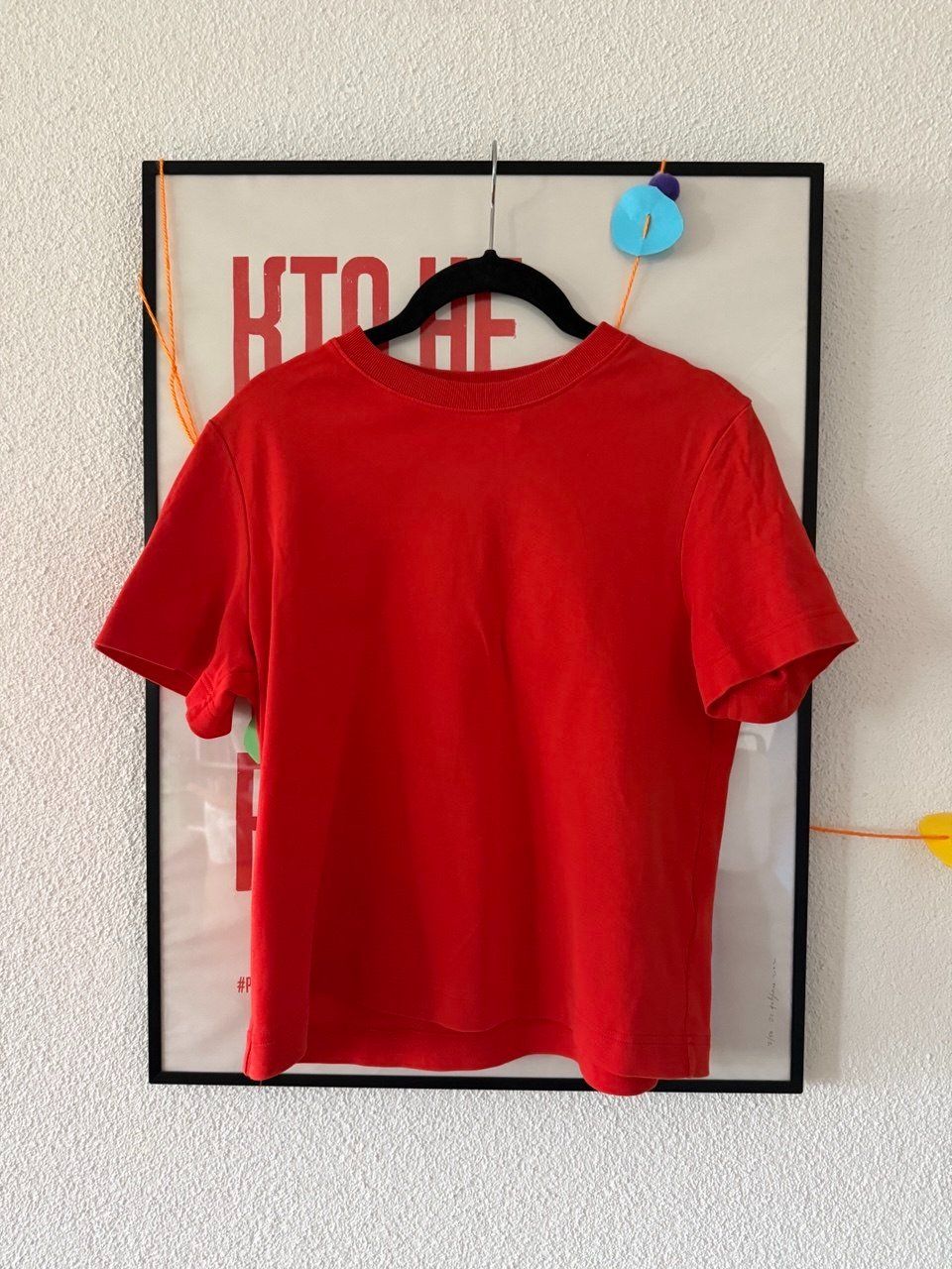 Cos T-shirt: COS T-shirt red size S – Usato da Zürich venduto da futurmutur