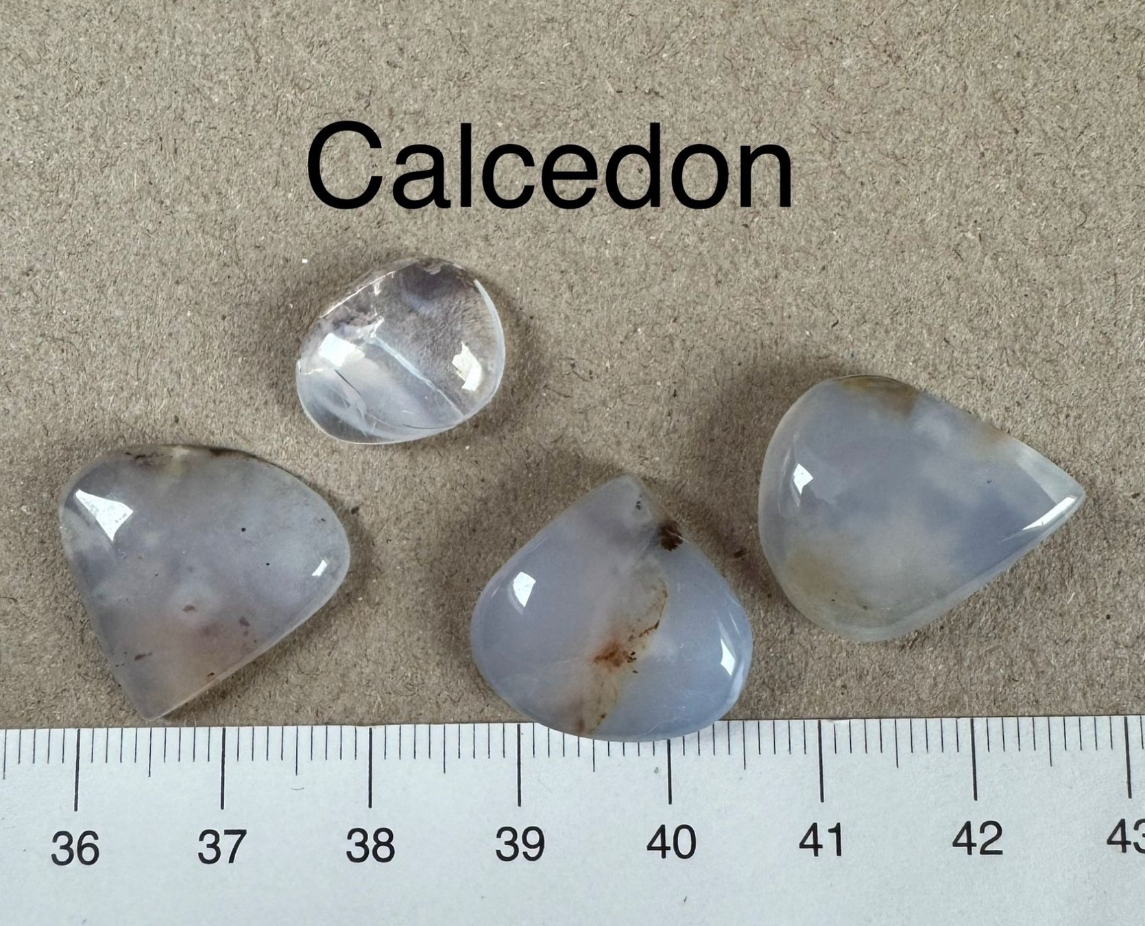 Pietre preziose: Calzedon.  Cabochons  top Sammlung.  wunder  schön poliert – Nuovo e nell'imballaggio originale da Leuggern venduto da gemshow