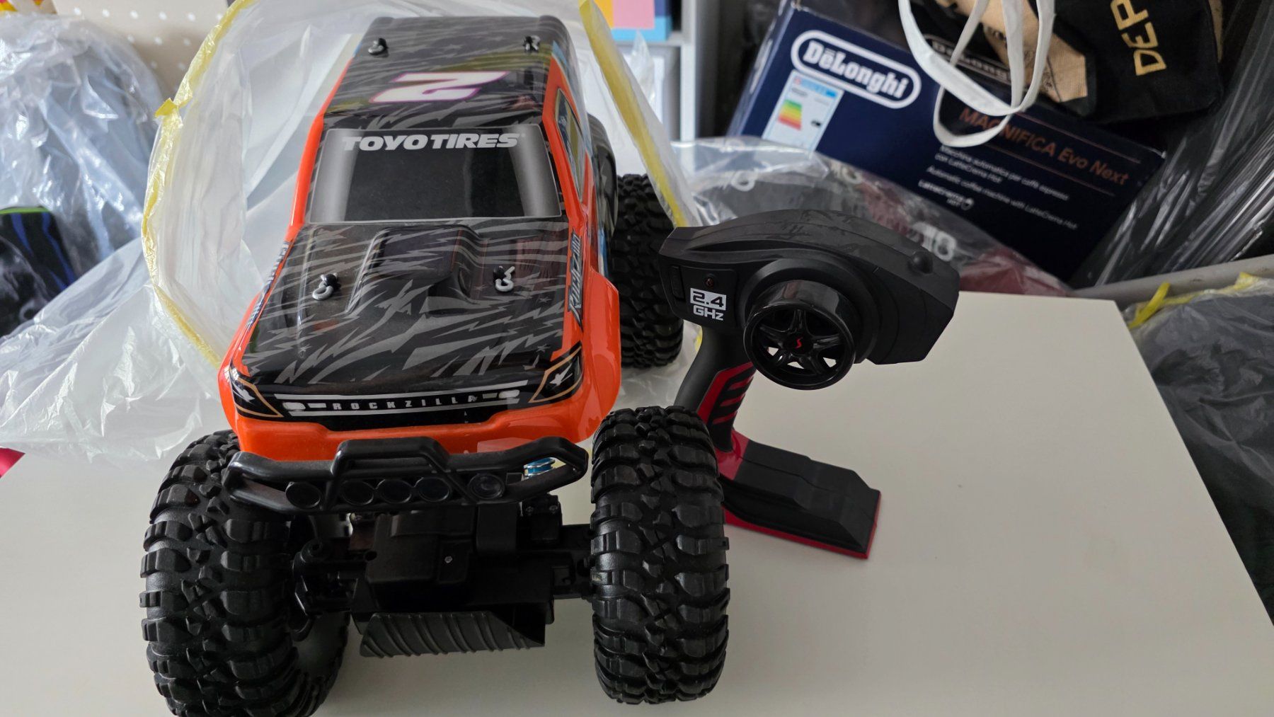 Modellismo RC: Voiture télécommandée RC Rockzilla Tout-Terrain – Usato da Biel/Bienne venduto da Djdreamx