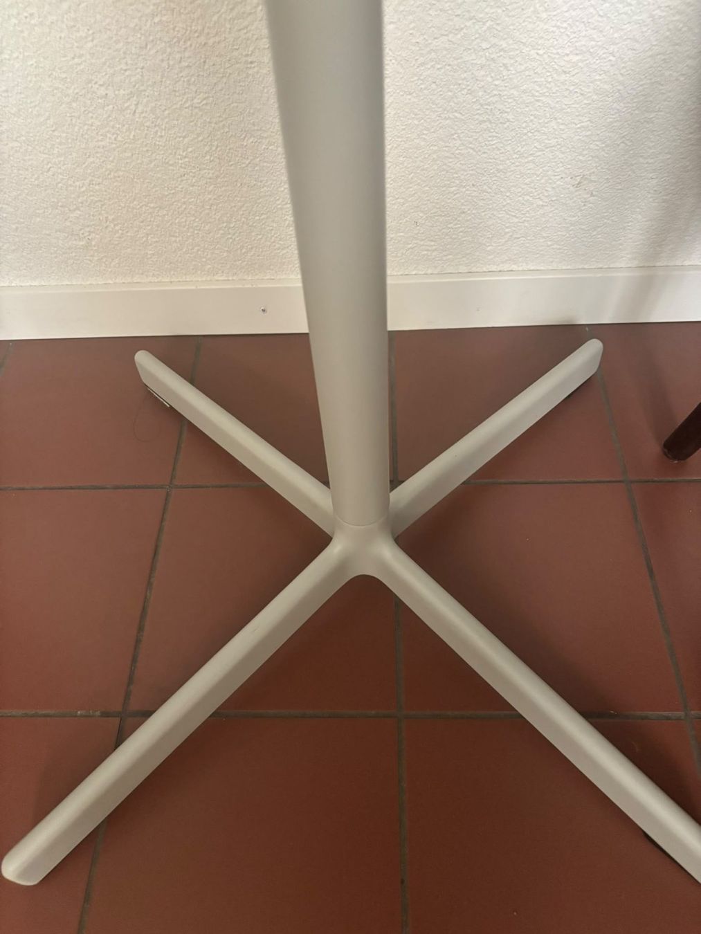 Hay Tische: Hay Neu Table - 60x60cm - hellgrau – Gebraucht aus Meilen von Tingaling627 3