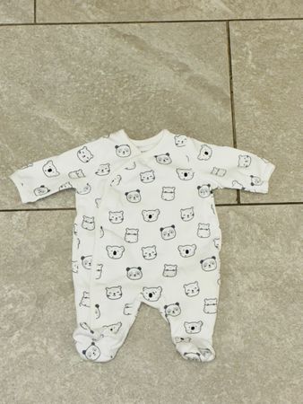 Baby Strampler C&A Mini Baby weiss mit Tieren Grösse 50