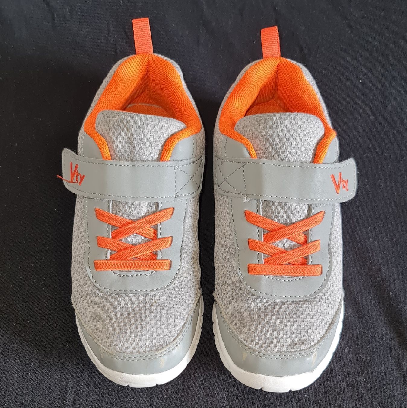 Victory Scarpe da uomo: Kinder Turnschuhe Vty Gr. 32  – Nuovo (secondo la descrizione) da Lengnau BE venduto da Spahrtakus