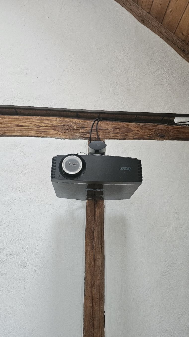 Acer Vidéoprojecteurs: Home Cinema Projector Acer P7500 – D'occasion à Spreitenbach par Garjulia