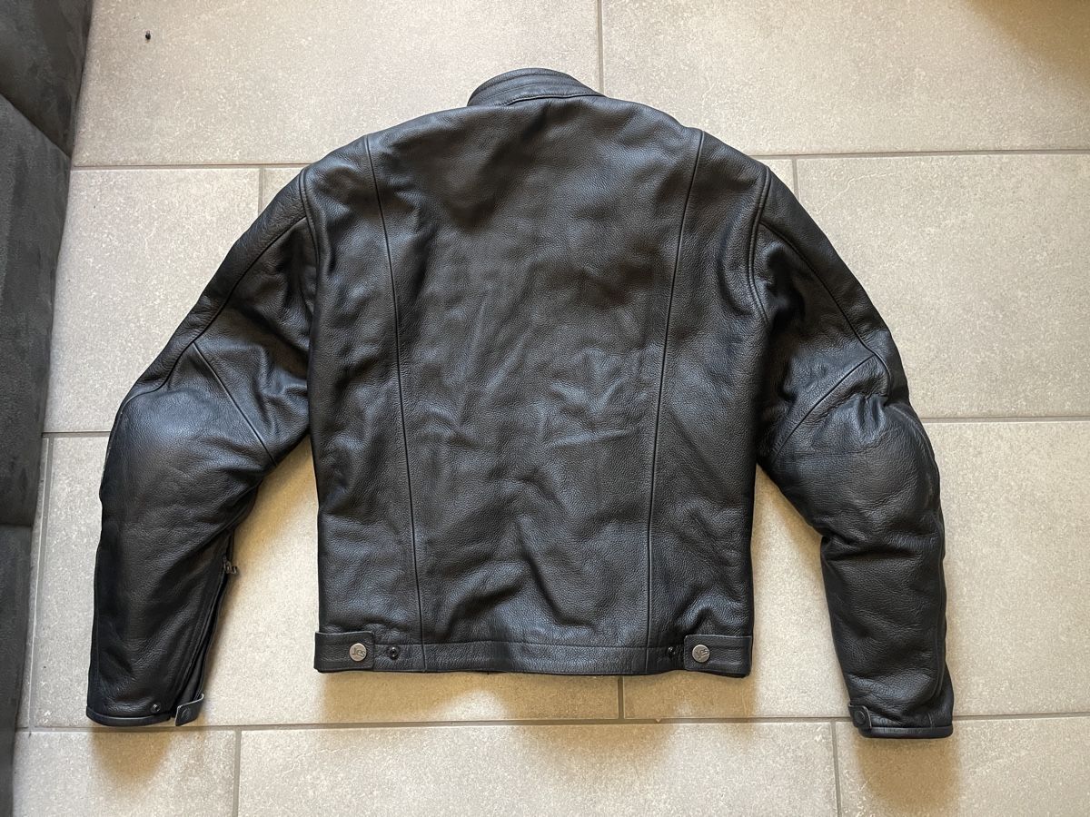IXS Lots de vêtements: 2-teilige iXS Motorrad-Lederkombi – D'occasion à Unterseen par Leopuston 1