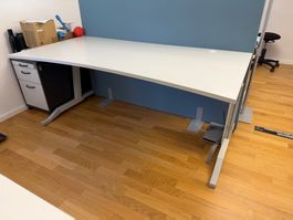 1x Schreibtisch Büro Elan