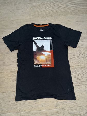 T shirt noir neuf Jack & Jones taille 176 (16 ans)