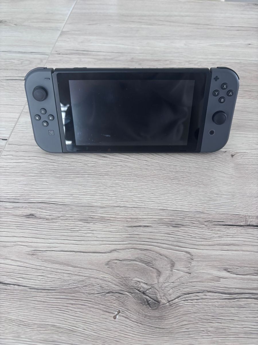 Nintendo Console: Nintendo Switch inkl. 6 Spiele – Usato da Meisterschwanden venduto da Scania78 2