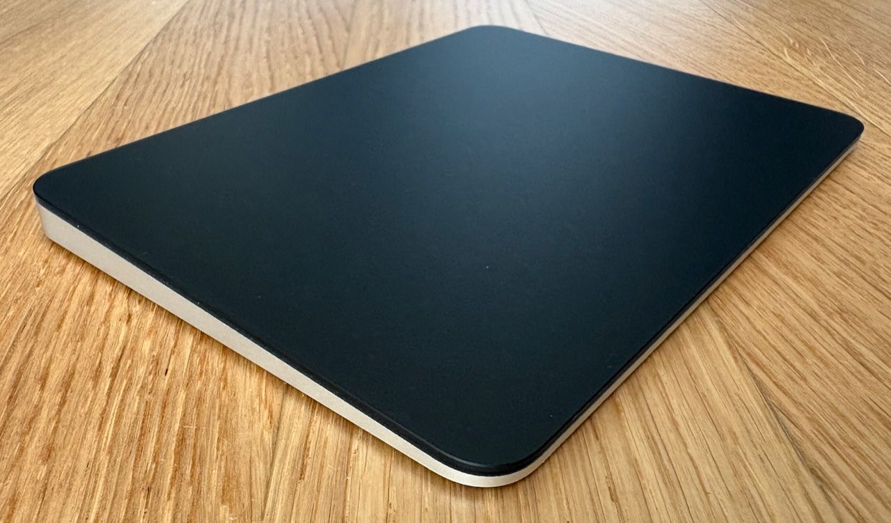 Apple Maus: Apple Magic Trackpad Schwarz Lightning – Gebraucht aus Zürich von SierraKilo