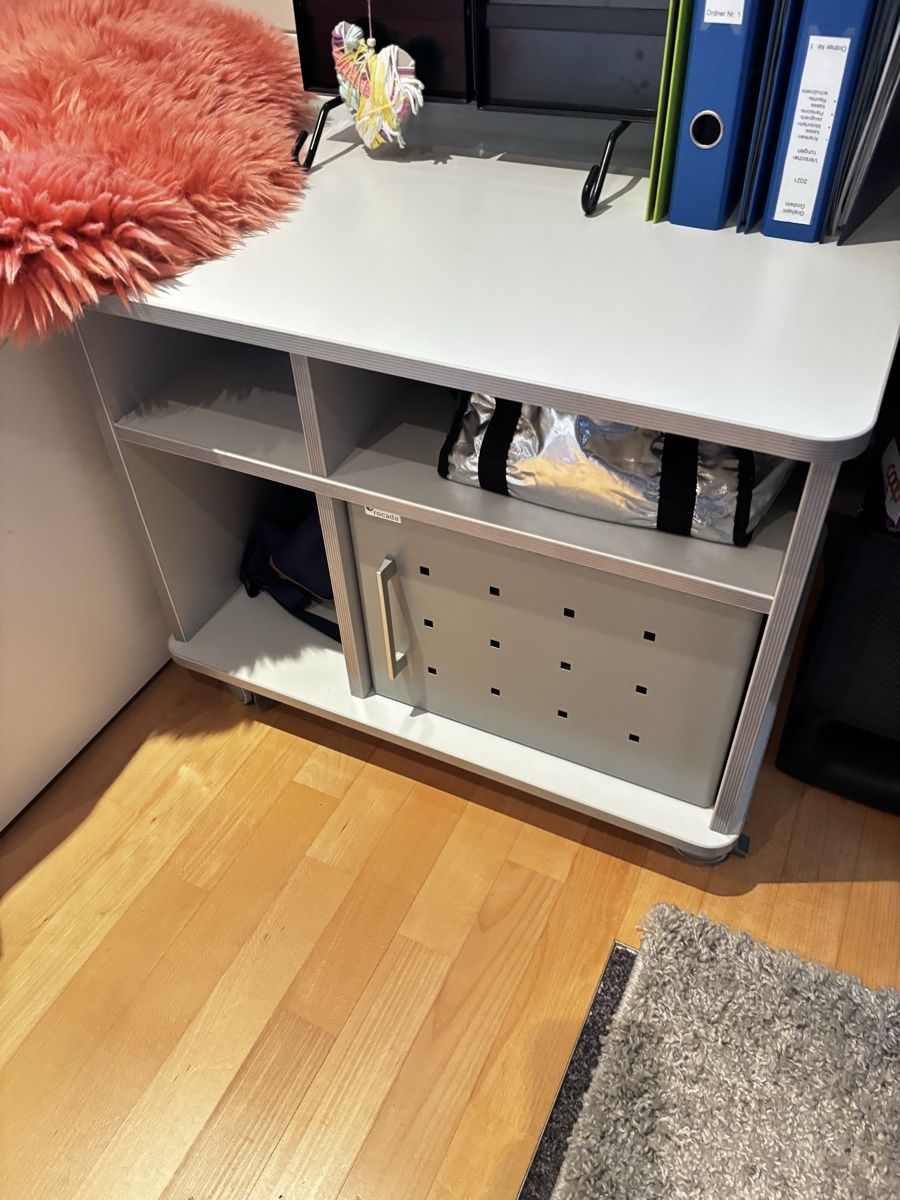 Armadi: Rocada Büro Möbel  – robust & praktisch – Usato da Wilen b. Wil venduto da Terezaneguinha
