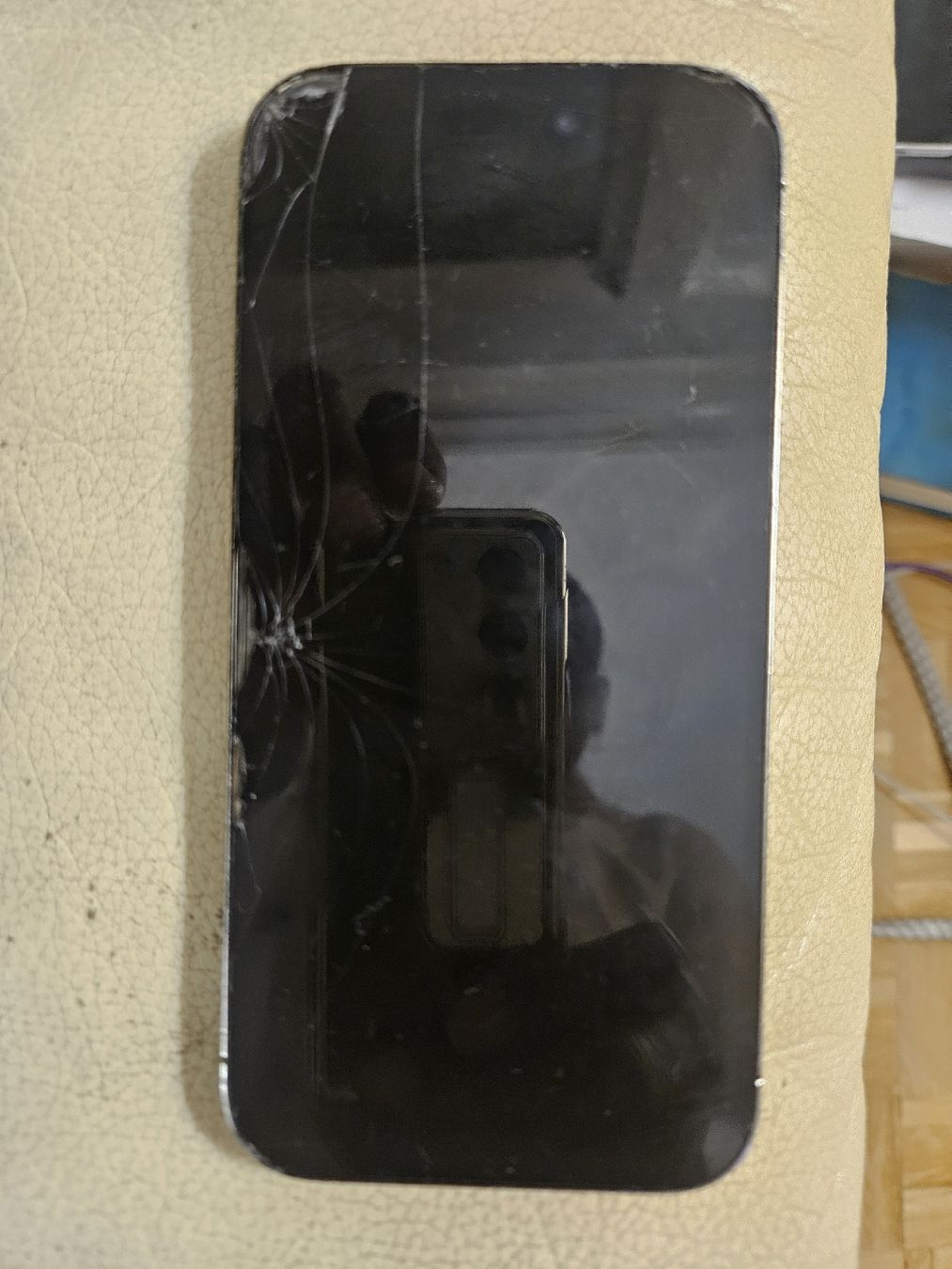 Apple Portables: IPHONE 14 – Défectueux à Geneve par clement9 3