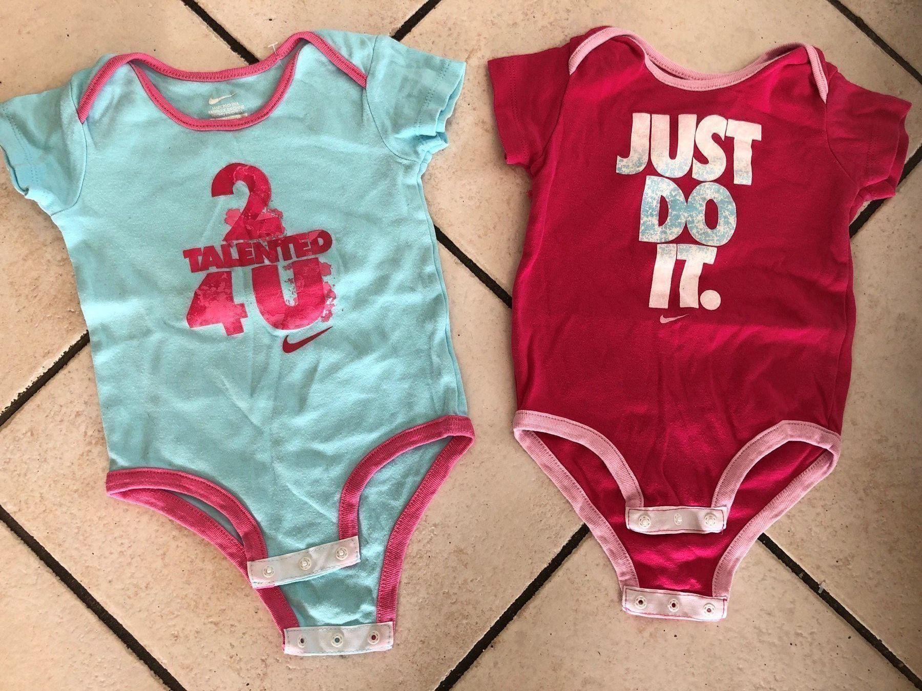Nike Unterwäsche: 2 Nike Bodys Gr. 9/12Mt. – Gebraucht aus Obergerlafingen von cabo4