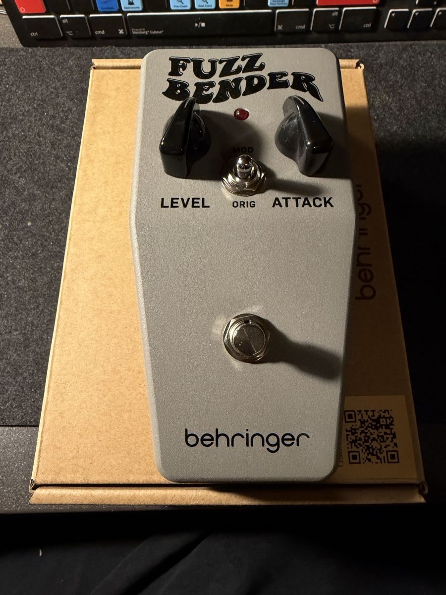 Behringer Musikinstrumente: Behringer Fuzz Bender – Neu (gemäss Beschreibung) aus fey von Caductilometre
