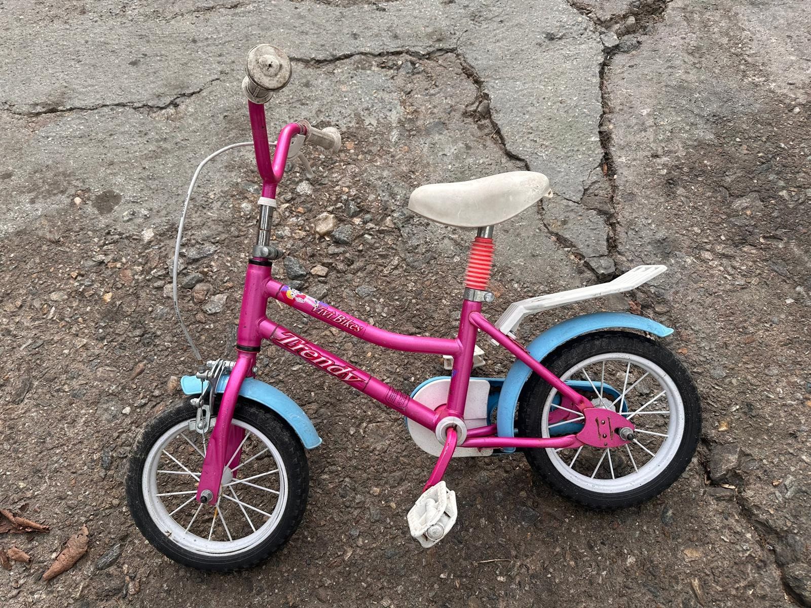 Biciclette: Trendy Mädchenfahrrad in Rosa und Hellblau – Usato da Chiggiogna venduto da albetta55