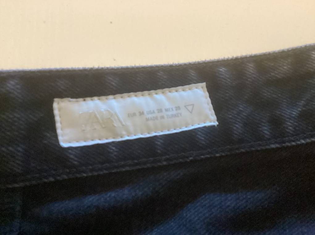 Jeans: Jeans Duopack oder Einzel CHF 80.00/40.00 – D'occasion à Oberembrach par NewYork2009 4