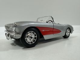 1957 Chevrolet Corvette C1 1:18, silber-rot, BBURAGO, OVP