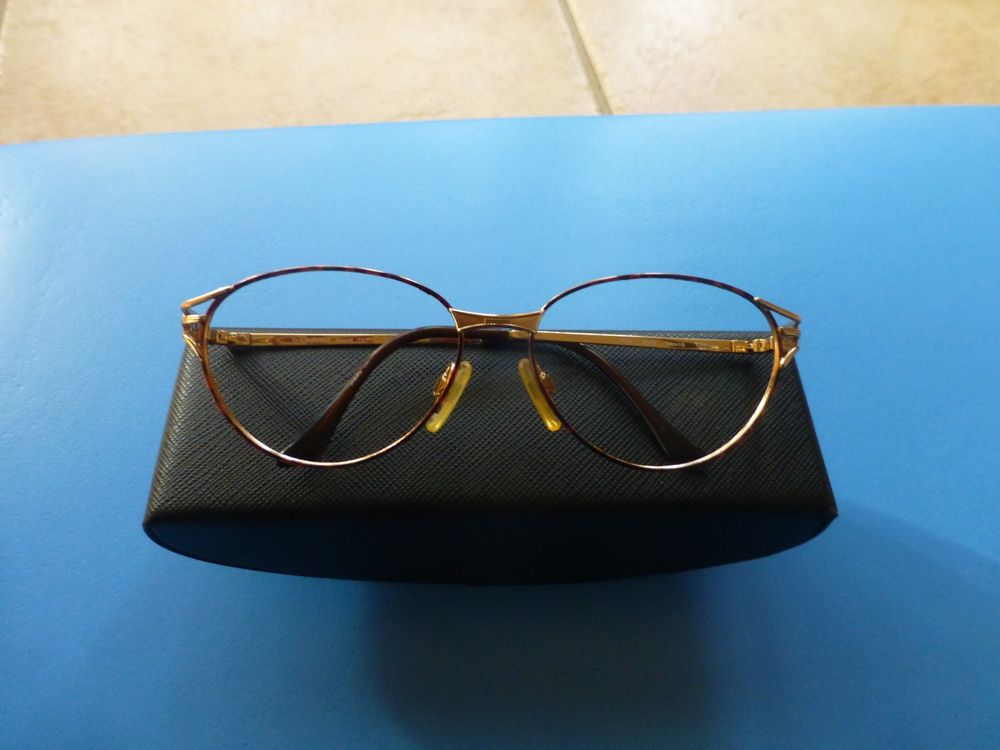 brillengestell-ysl-etui-prada-gebraucht-in-w-renlingen-f-r-chf