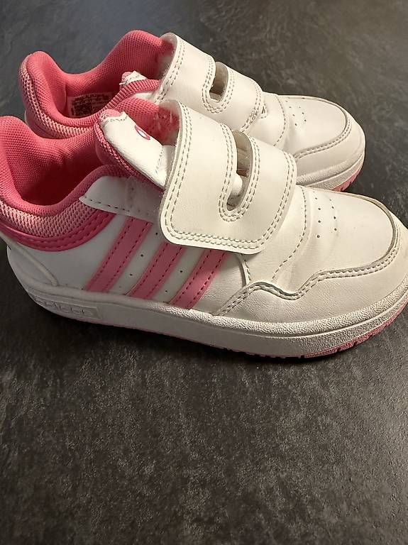 Adidas Scarpe per ragazze: Neuwertige adidas Sneakers Gr. 27 – Usato da Rupperswil venduto da Dexaner59