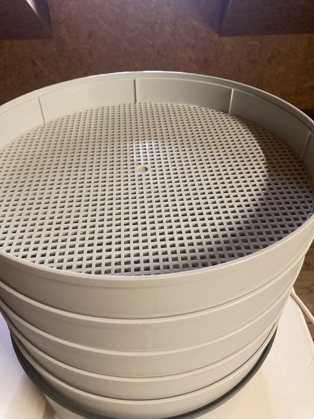 Stöckli Appareils de cuisine: Stöckli Dörrex Dörrgerät mit Timer & 5 Gittern – Top-Zustand – D'occasion à Thun par zeugsundsachen 3