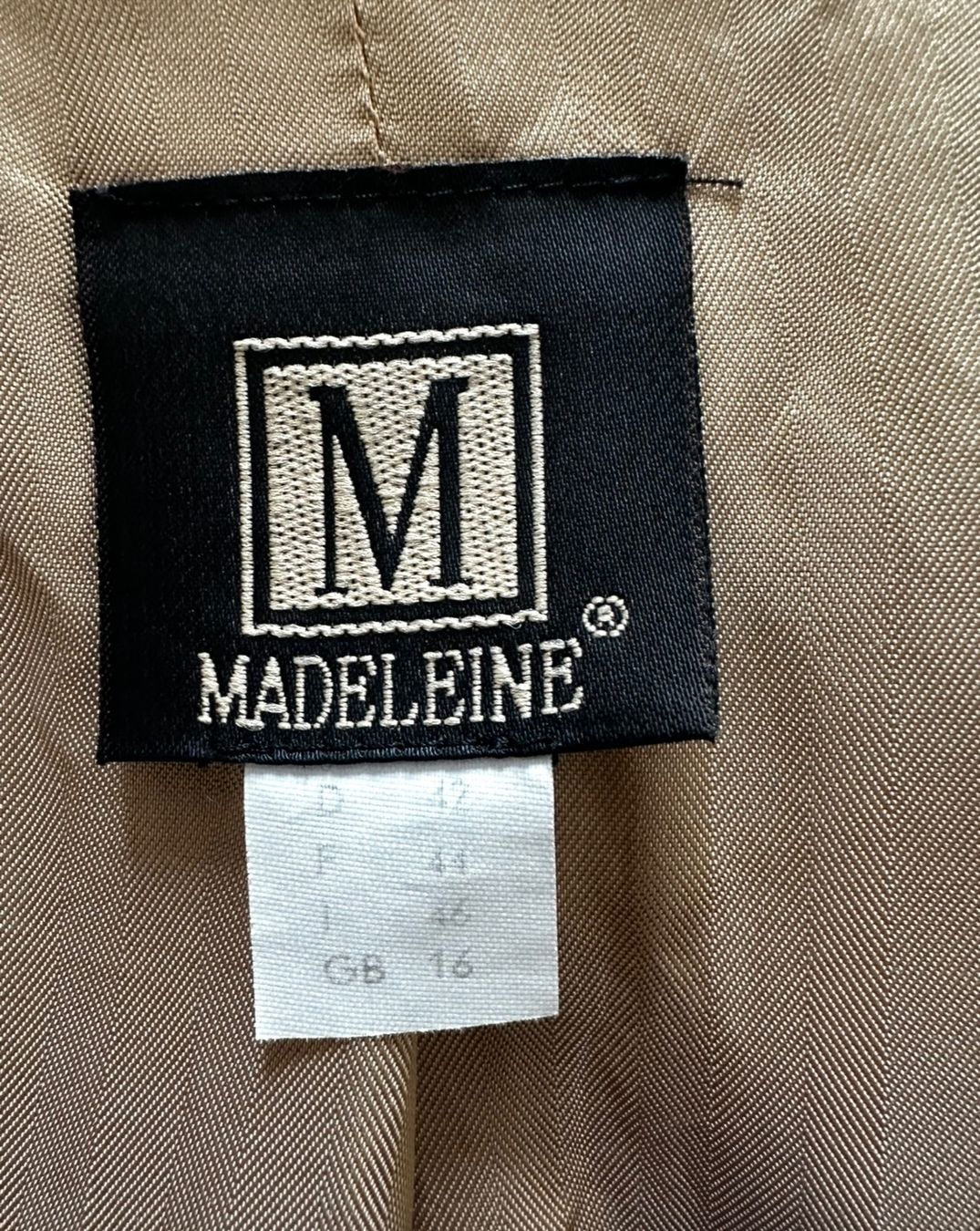 Madeleine Giacche: Madeleine Blazer Damen 42 – Usato da Liestal venduto da Ballybs 2