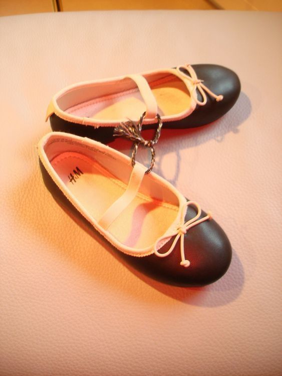 H&M Scarpe per ragazze: Schwarze Mädchen Ballerinas H&M, Grösse 28 – Usato da Boswil venduto da LuziaB01 5