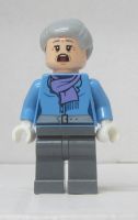 LEGO Super Heroes sh0272 " Aunt May - Medium Lavender Scarf