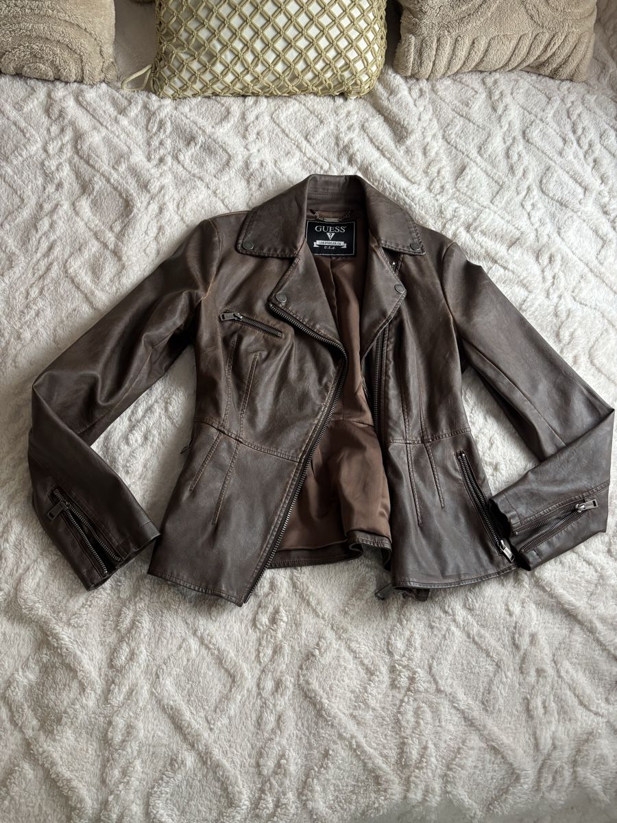 Guess Giacche: Guess Jacke gr.38 Neu  – Nuovo (secondo la descrizione) da Zug venduto da Biki72 1