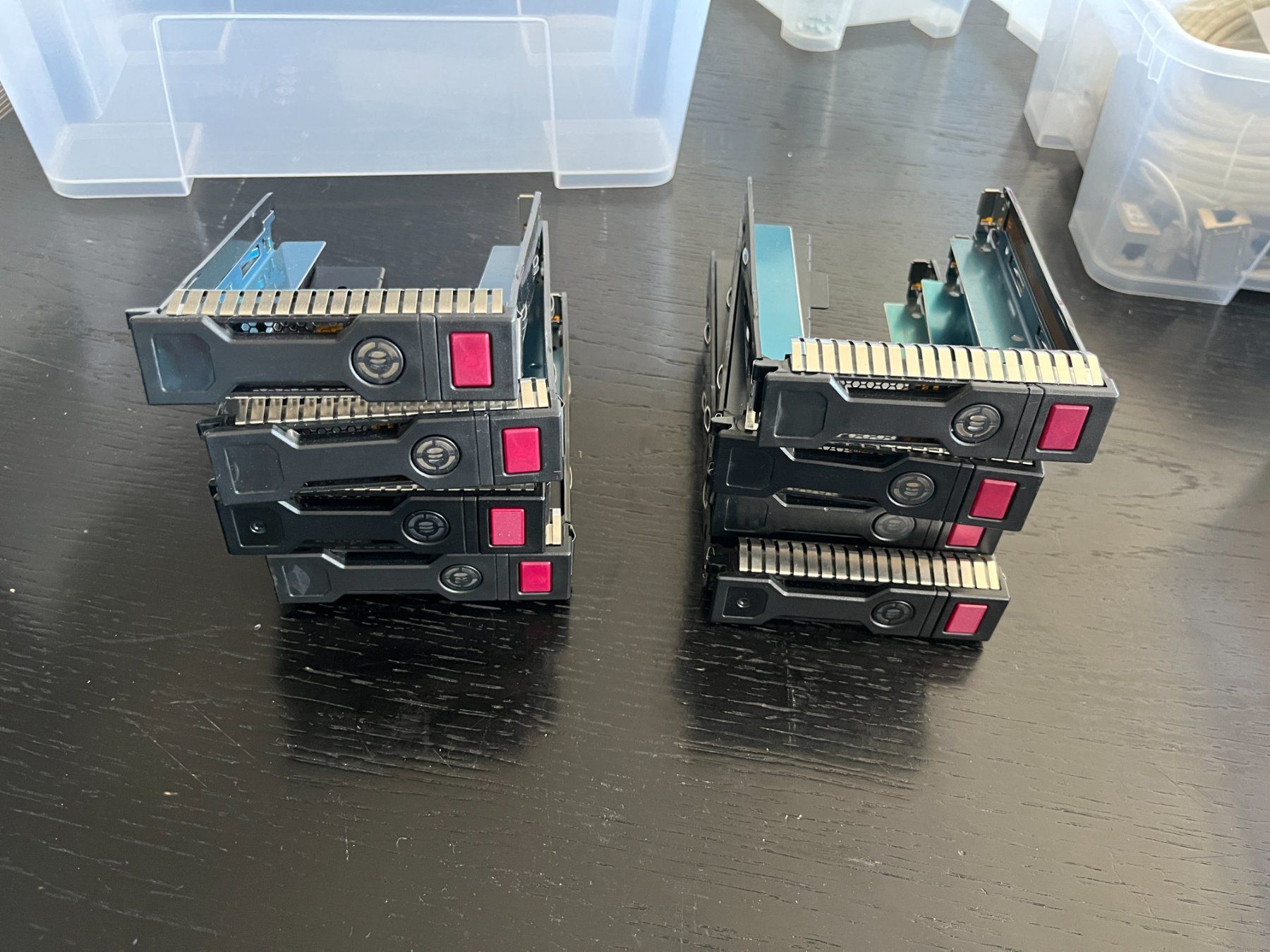 Hewlett Packard Server: HPE 3.5" Festplattenrahmen Disk Tray 8 Stück – Gebraucht aus Bettwil von man_kys8