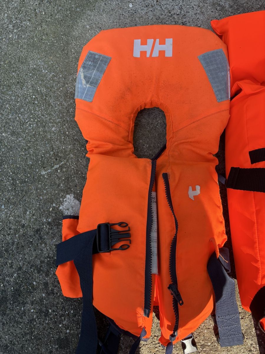 Helly Hansen Giubbotti di salvataggio: Rettungswesten 3x Erw. 1x Kind – Usato da Oppikon venduto da Sunnysideup 1