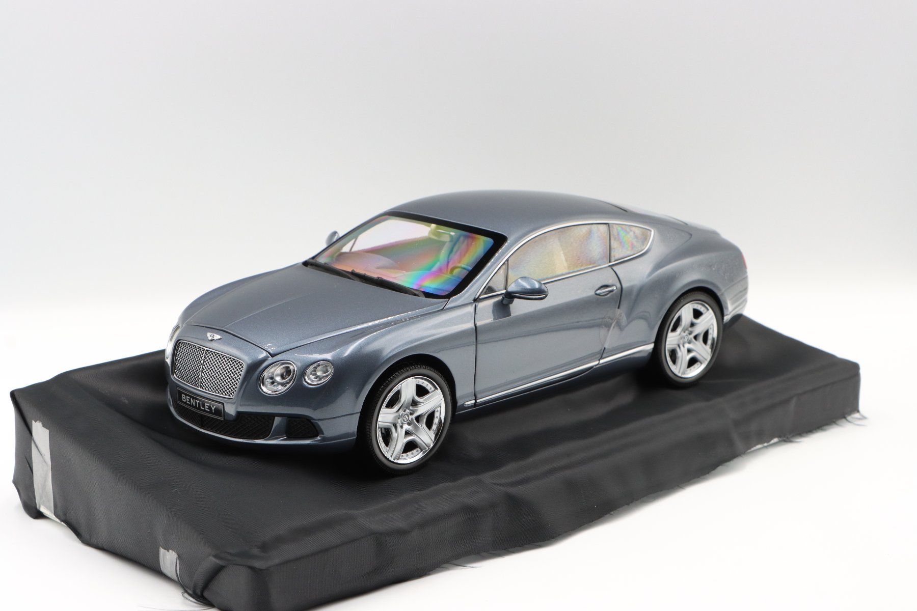 Bentley Modellautos: Bentley Continental GT 2011 1:18 Minichamps – Neu und originalverpackt aus Bühl b.Aarberg von modelldiecast 3