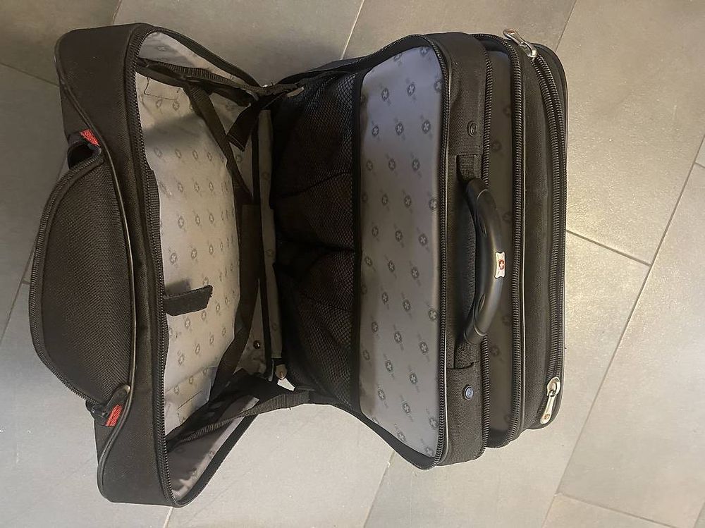 Koffer & Taschen: Wenger Laptoptrolley – Gebraucht aus Zollikon von Mazemix7 3