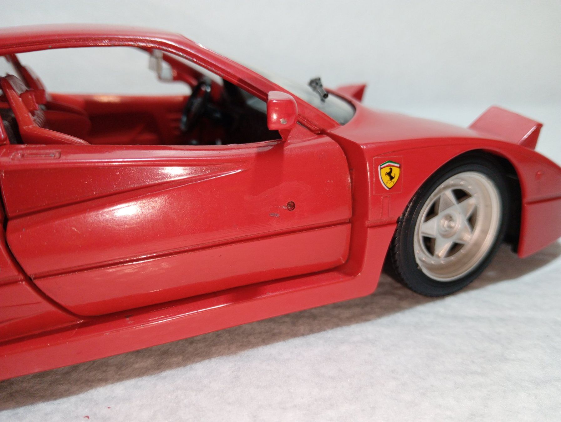Modellautos: Ferrari F40 – Gebraucht aus Huttwil von Secondtrain 6