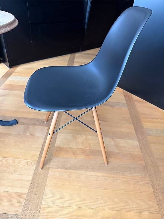 Stühle: Eames Plastic Side Chair schwarz – Gebraucht aus Bern von Martin7299 1