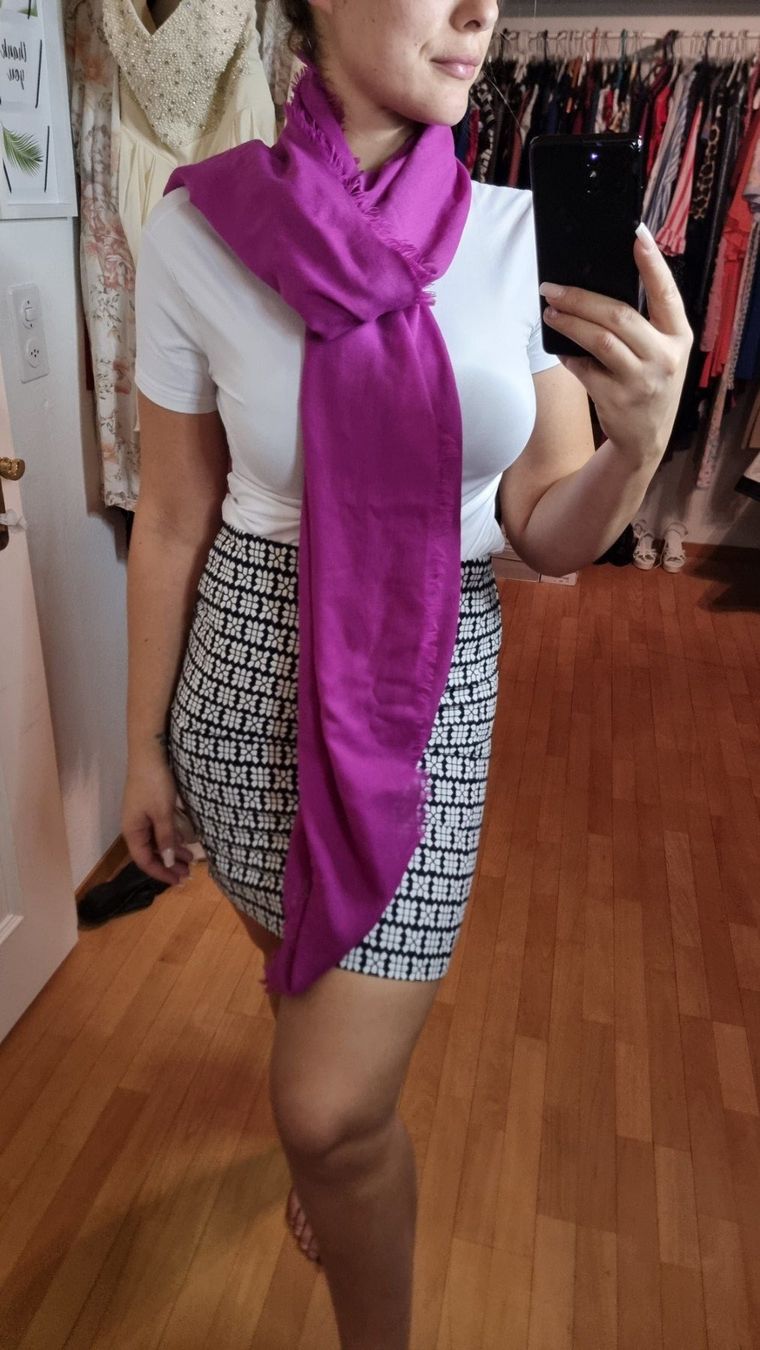 Tom Tailor Foulard & Sciarpe: Schöner Schal in einer wunderschönen Farbe von Tom Tailor – Usato da Wald ZH venduto da CapLux 1