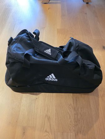 adidas Sporttasche mit Bodenfach, schwarz