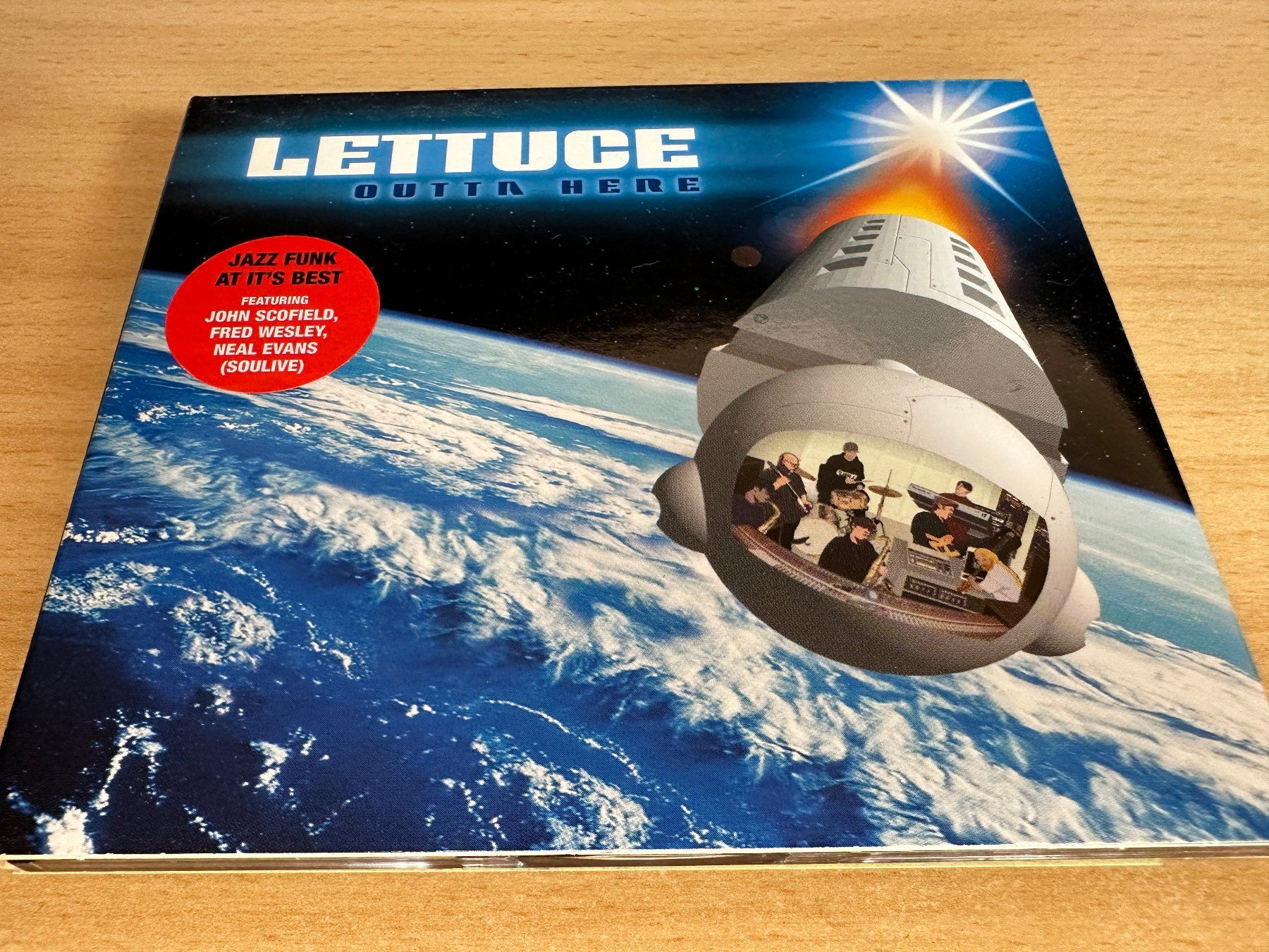 CDs: Lettuce – Outta Here – Gebraucht aus Rikon im Tösstal von Alpenmutz