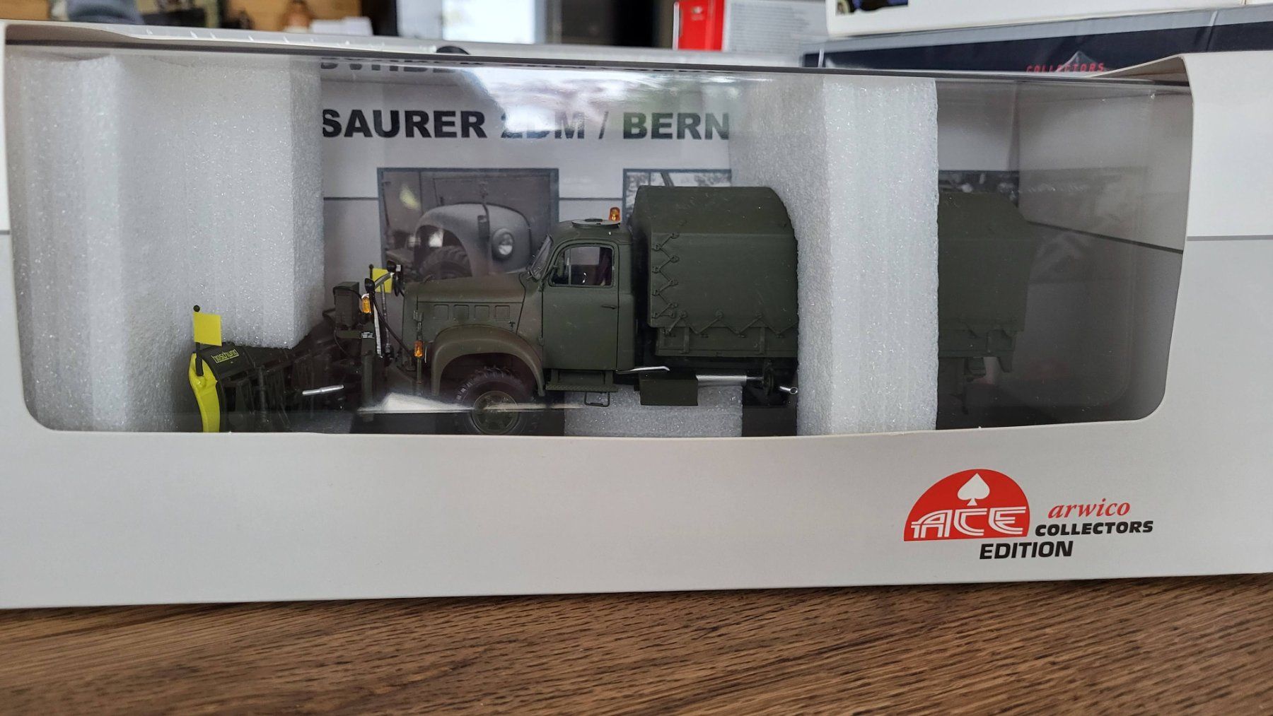 Schweizer Armee Modellbausätze & Standmodelle: Saurer 2DM mit Räumschild 1:43 ACE – Gebraucht aus Rothrist von Juana5 1