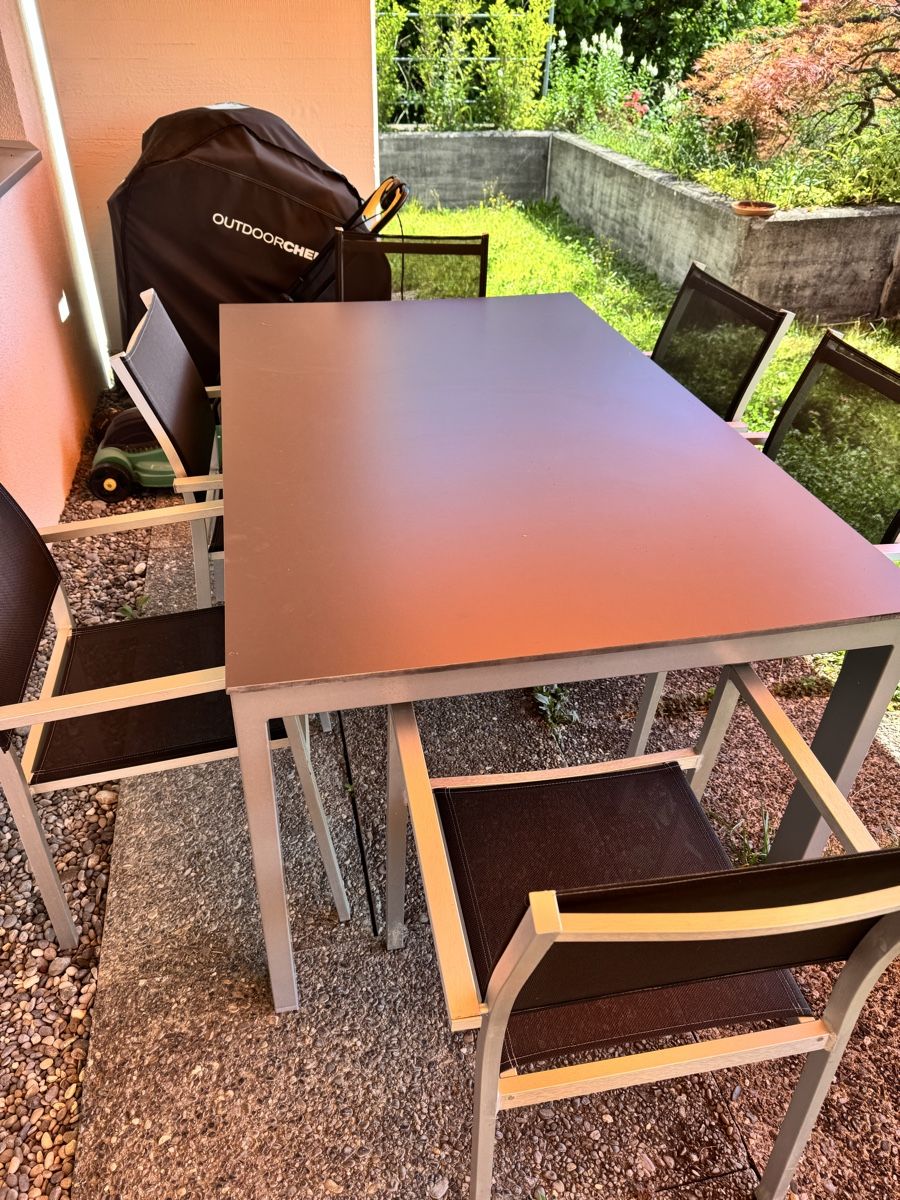 Micasa Set di tavolo e panche: Gartentisch mit 8 Stühlen Aluminium/Textil dunkelgrau – Usato da Weiningen ZH venduto da del_y22y