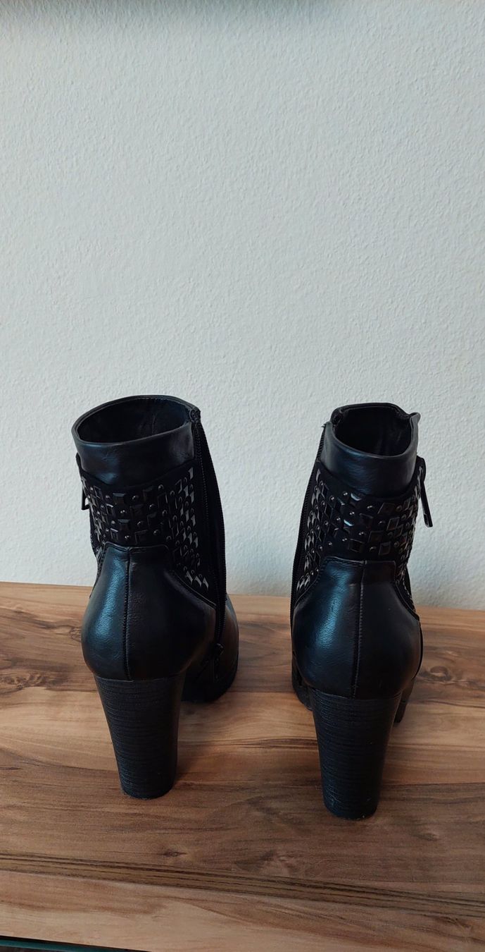Graceland Scarpe da donna: Schwarze Damen Stiefeletten mit Absatz Gr. 40 – Usato da Zürich venduto da maj_76zn 1
